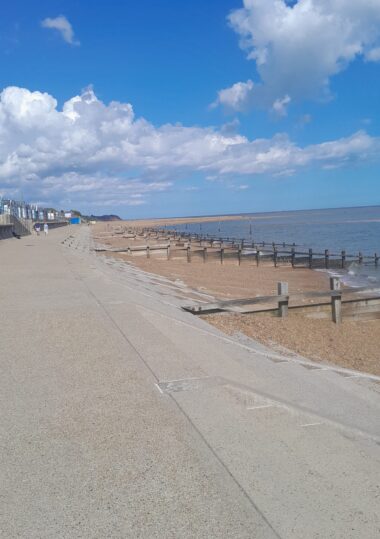 Promenade to Felixstowe Ferry